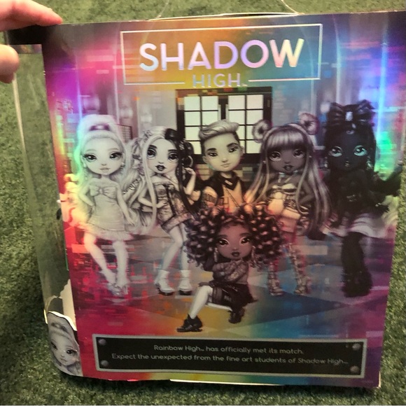 SHADOW HIGH DOLL NEW IN BOX - Picture 2 of 6